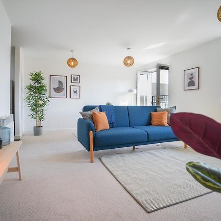 Stylish Apartment With Private Parking Кардіфф Екстер'єр фото