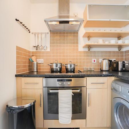 Stylish Apartment With Private Parking Кардіфф Екстер'єр фото
