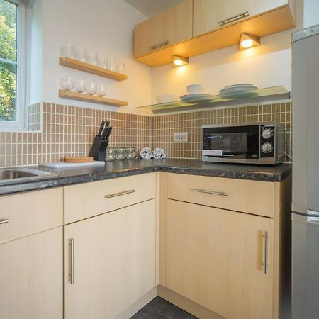 Stylish Apartment With Private Parking Кардіфф Екстер'єр фото