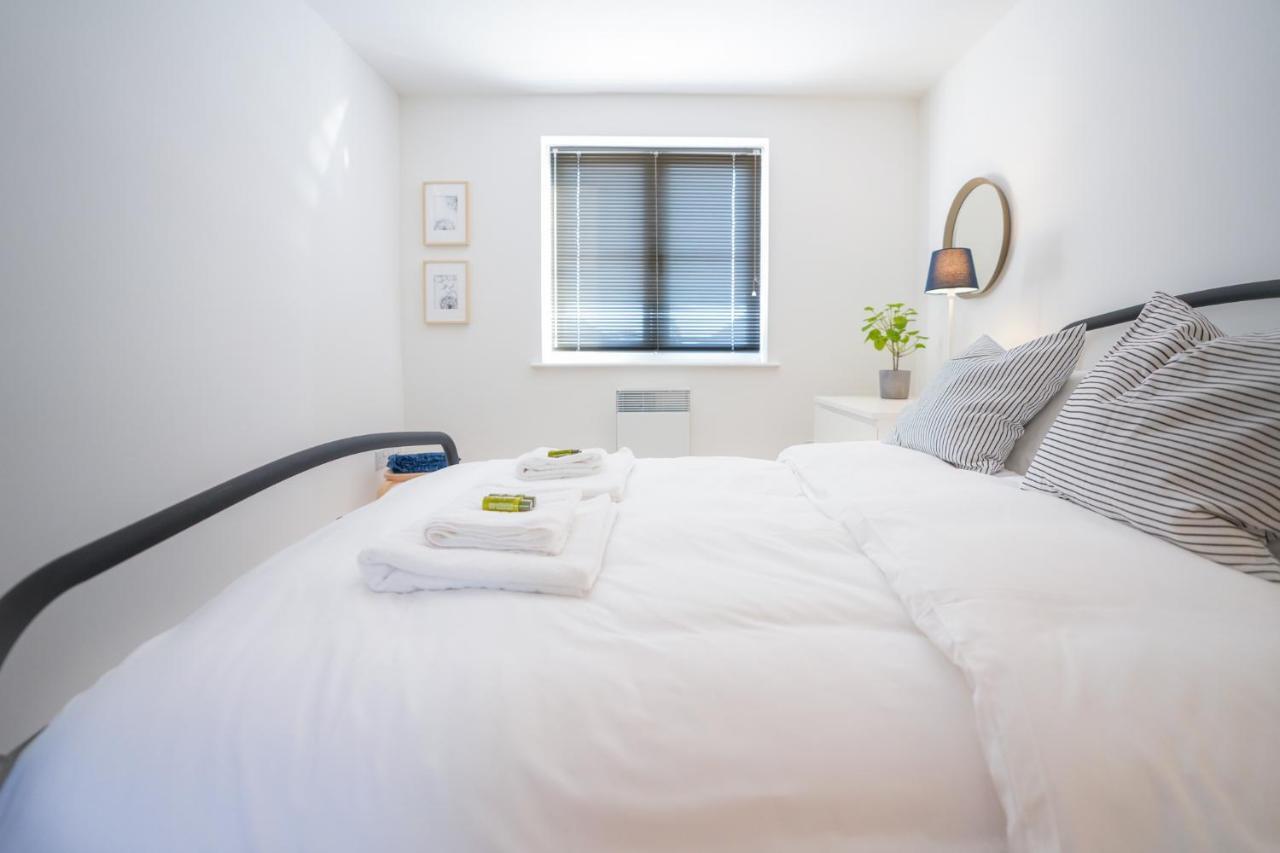 Stylish Apartment With Private Parking Кардіфф Екстер'єр фото