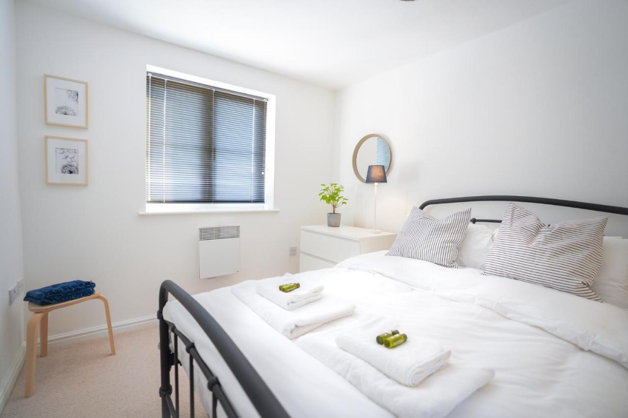 Stylish Apartment With Private Parking Кардіфф Екстер'єр фото