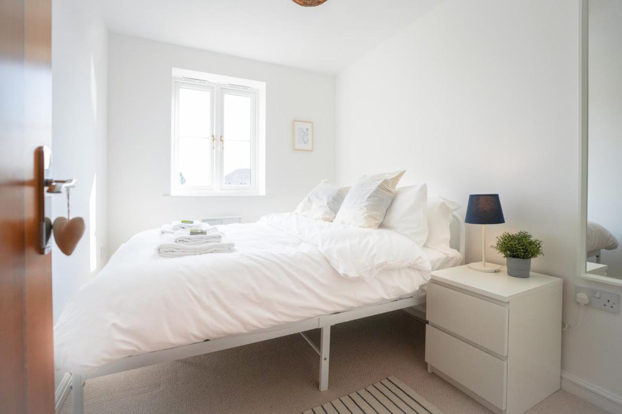 Stylish Apartment With Private Parking Кардіфф Екстер'єр фото