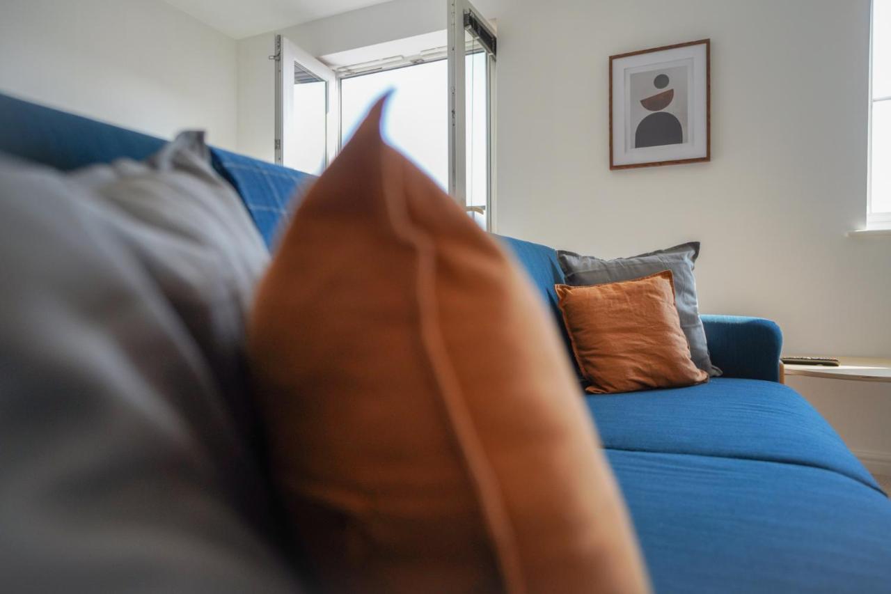Stylish Apartment With Private Parking Кардіфф Екстер'єр фото